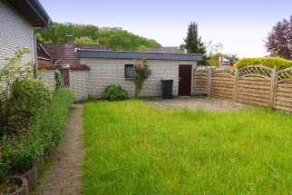 Garten mit Garage1 Garten mit Garage1