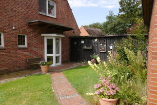 Zugang zum Garten mit Haus Zugang zum Garten mit Haus